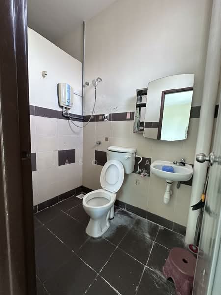 Rumah Teres 2 Tingkat untuk Dijual di Taman Angkasa Nuri (Durian Tunggal) - Jason Tay - Bathroom - PropertyGuru.com.my
