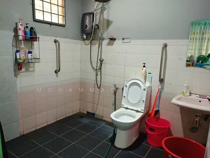 Bungalow for Sale in Taman Berjaya Permai (Kuantan) - Mohammad Azizi - PropertyGuru.com.my