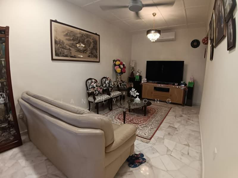 1-storey Terraced House for Sale in Bandar Baru Permas Jaya (Permas Jaya) - Janlly Jong - Living Room - PropertyGuru.com.my