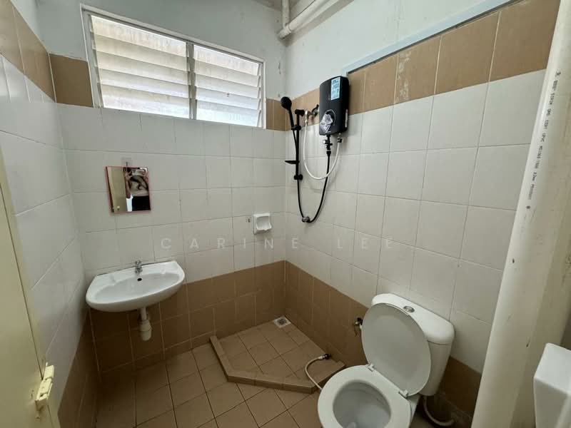 Kondominium untuk Disewa di D'Piazza - Carine Lee - Bathroom - PropertyGuru.com.my