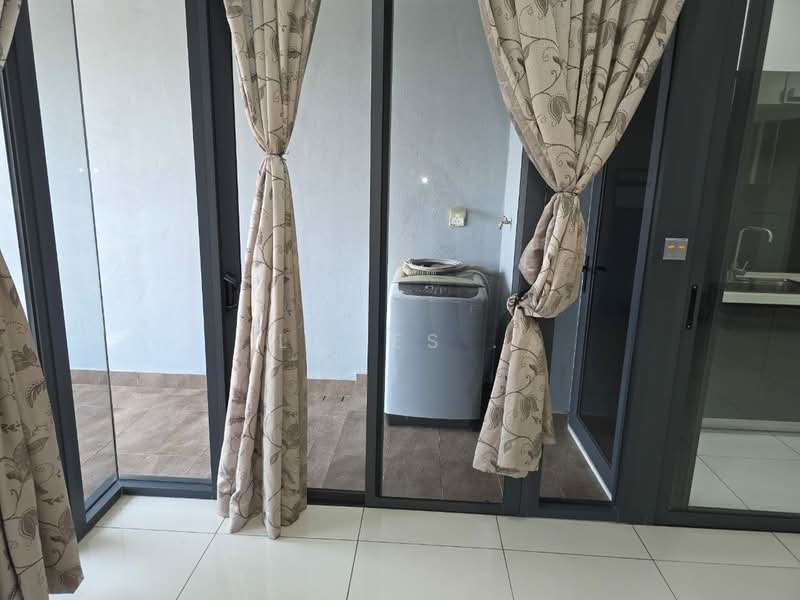 Kondominium untuk Disewa di Bennington Residences @ SkyArena - Loges . - Balcony - PropertyGuru.com.my