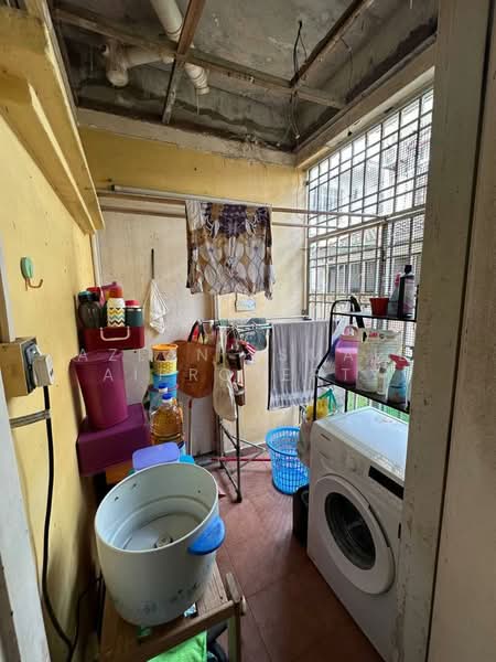 Semi-Detached House for Sale in Taman Universiti (Skudai) - Azlan Ismail aiproperty - Balcony - PropertyGuru.com.my