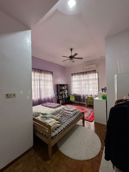 Semi-Detached House for Sale in Taman Universiti (Skudai) - Azlan Ismail aiproperty - Bedroom - PropertyGuru.com.my