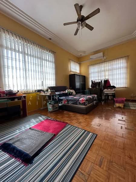 Semi-Detached House for Sale in Taman Universiti (Skudai) - Azlan Ismail aiproperty - Bedroom - PropertyGuru.com.my