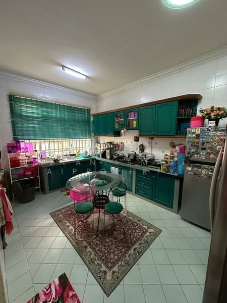 Semi-Detached House for Sale in Taman Universiti (Skudai) - Azlan Ismail aiproperty - Kitchen - PropertyGuru.com.my