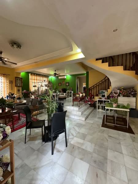 Semi-Detached House for Sale in Taman Universiti (Skudai) - Azlan Ismail aiproperty - Living Room - PropertyGuru.com.my