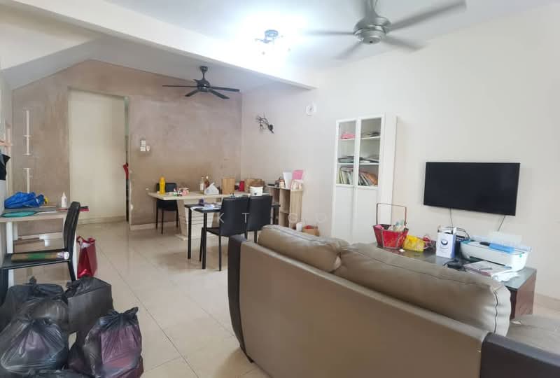 2-storey Terraced House for Sale in Bandar Bukit Puchong 2 (Puchong) - KT Go - Living Room - PropertyGuru.com.my