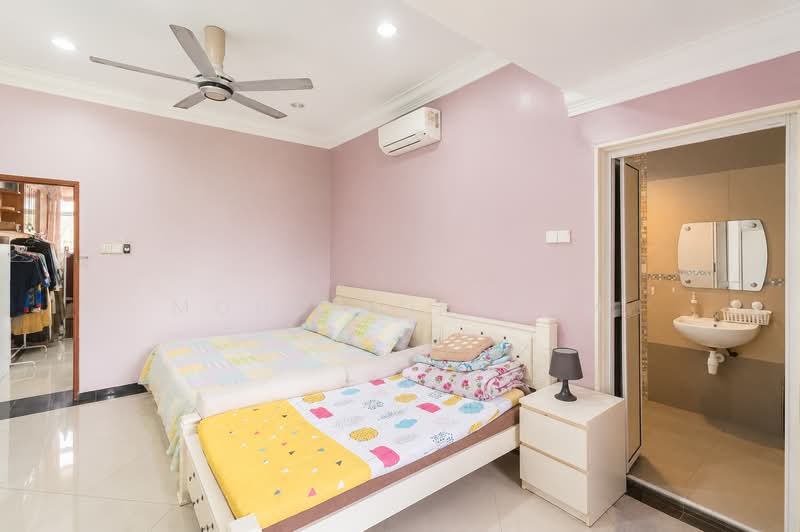 Bungalow for Sale in Seksyen 2 (Shah Alam) - Mohd Adryzam - Bedroom - PropertyGuru.com.my