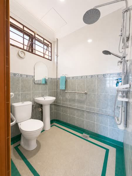 Bungalow for Sale in Seksyen 2 (Shah Alam) - Mohd Adryzam - Bathroom - PropertyGuru.com.my
