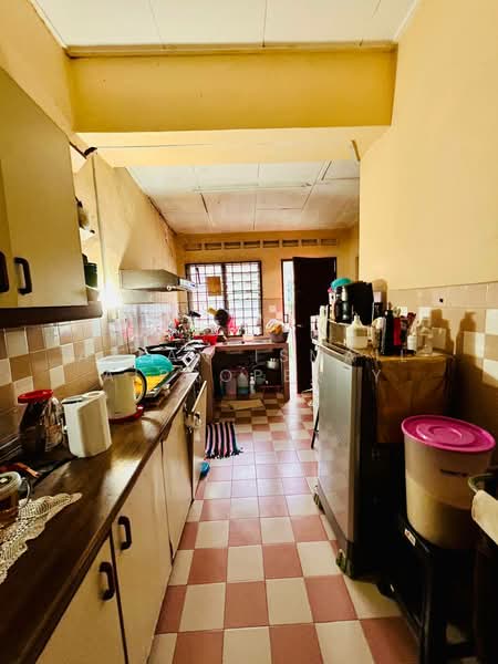 Rumah Teres untuk Dijual di Bandar Baru Uda (Johor Bahru) - Azlan Ismail aiproperty - Kitchen - PropertyGuru.com.my