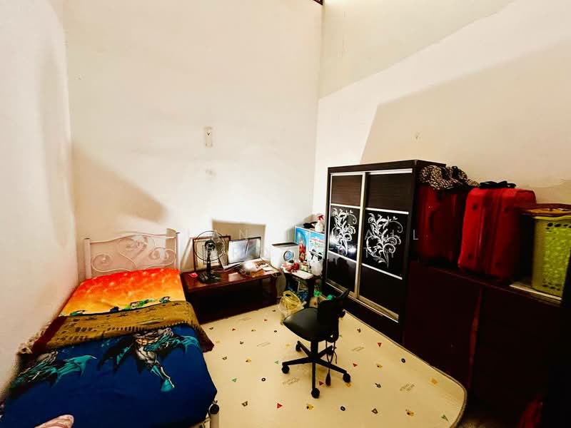 Rumah Teres untuk Dijual di Bandar Baru Uda (Johor Bahru) - Azlan Ismail aiproperty - Bedroom - PropertyGuru.com.my
