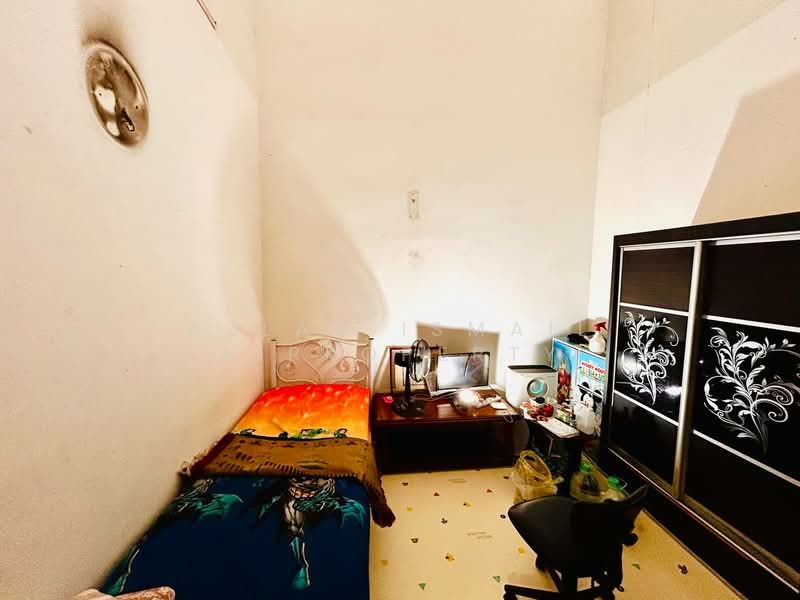 Rumah Teres untuk Dijual di Bandar Baru Uda (Johor Bahru) - Azlan Ismail aiproperty - Bedroom - PropertyGuru.com.my