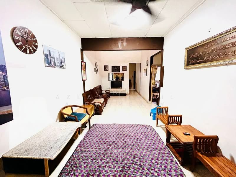 Rumah Teres untuk Dijual di Bandar Baru Uda (Johor Bahru) - Azlan Ismail aiproperty - Living Room - PropertyGuru.com.my