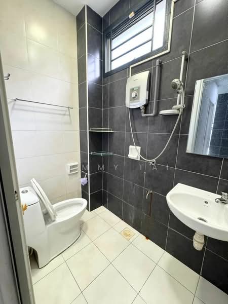 Rumah Teres 2 Tingkat untuk Dijual di Setia Tropika (Johor Bahru) - Tommy Tai - Bathroom - PropertyGuru.com.my
