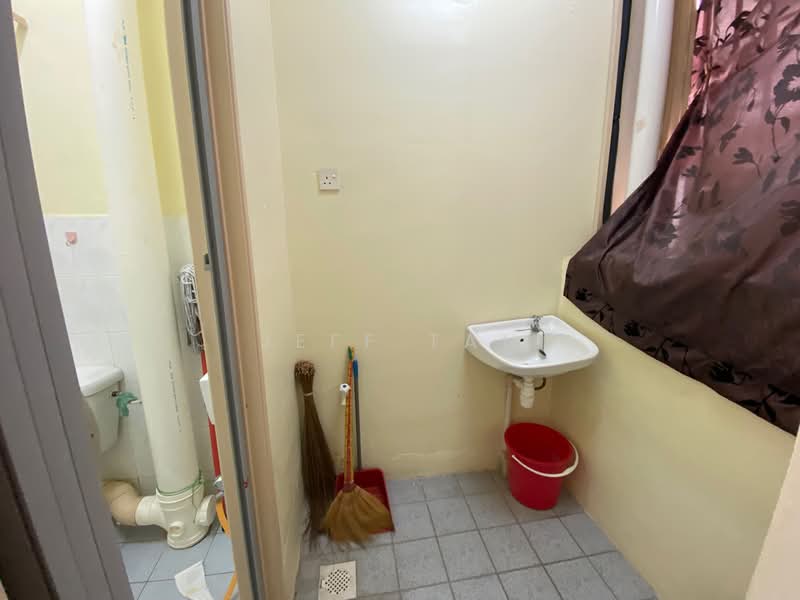 Pangsapuri untuk Disewa di Kingfisher Series - Jeff Tan - Bathroom - PropertyGuru.com.my