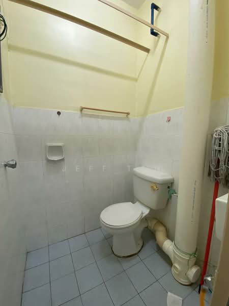 Pangsapuri untuk Disewa di Kingfisher Series - Jeff Tan - Bathroom - PropertyGuru.com.my