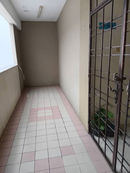 Service Residence for Sale at Fortune Avenue - Steve Chen - Corridor - PropertyGuru.com.my