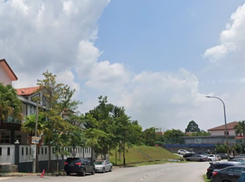 Rumah Bandar untuk Dijual di Taman Pinggiran Putra (Seri Kembangan) - Fey Lee - Exterior - PropertyGuru.com.my