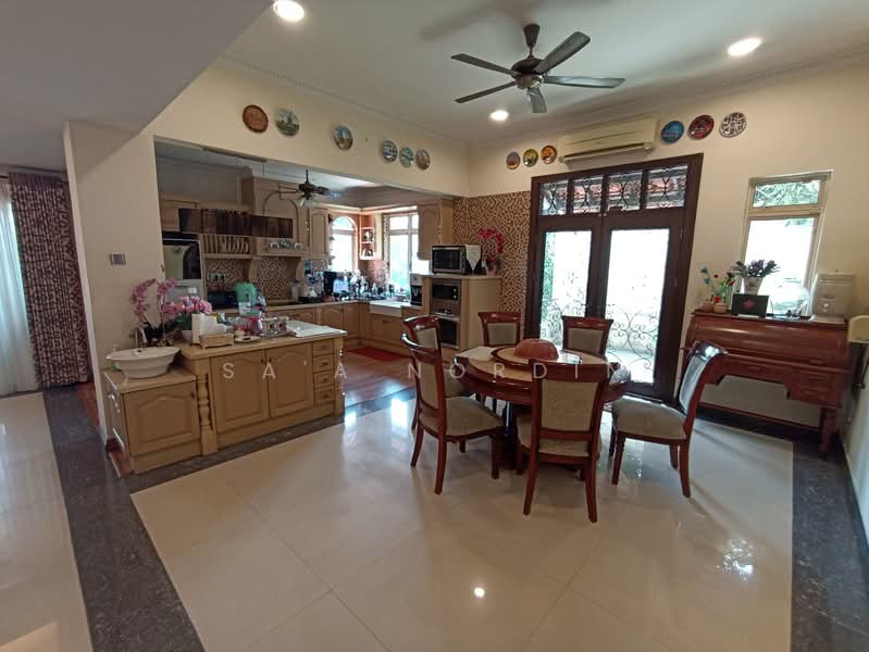Bungalow for Sale in Seksyen 9 (Shah Alam) - Sa'a Nordin - Kitchen - PropertyGuru.com.my