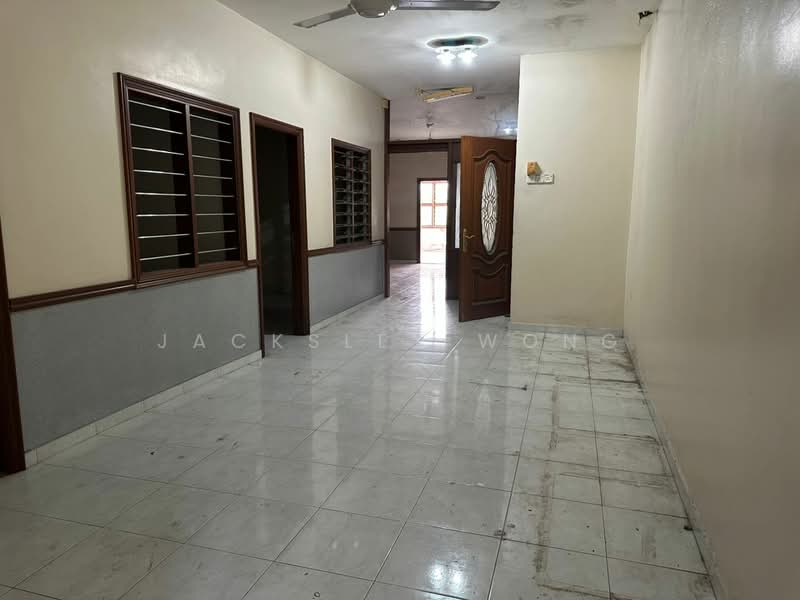 Shop for Rent in Bandar Teknologi Kajang (Kajang) - Jacksley Wong - Corridor - PropertyGuru.com.my