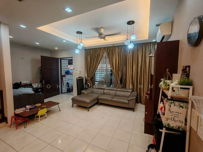 Rumah Teres 2 Tingkat untuk Dijual di Alam Sari (Bangi) - Mohd Nor Fahmi - Living Room - PropertyGuru.com.my