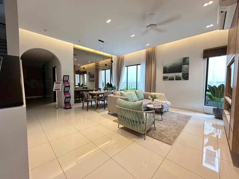 Cluster House for Sale in Seksyen 7 (Shah Alam) - Thony Tan - Living Room - PropertyGuru.com.my