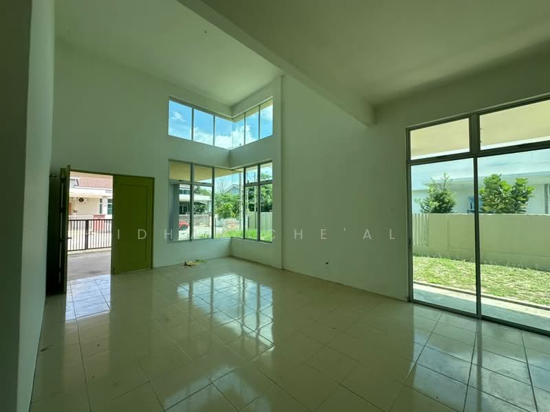 Rumah Berkembar untuk Dijual di Kampung Peramu (Pekan) - Idham Che'Ali - Living Room - PropertyGuru.com.my