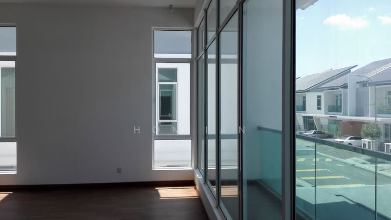 Semi-Detached House for Sale in Taman Damai Utama (Bandar Kinrara) - Hon Ian - PropertyGuru.com.my