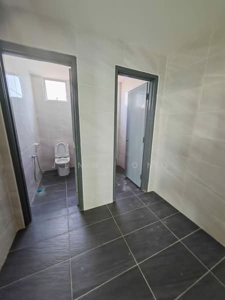 Factory for Rent in Perai (Penang) - Jenny Ong - Bathroom - PropertyGuru.com.my