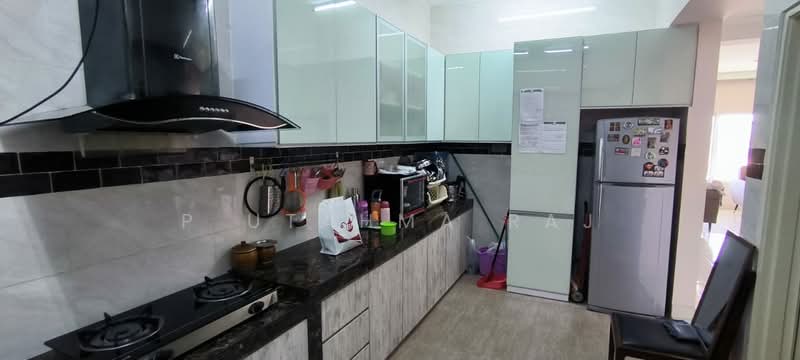 Townhouse for Sale in Kota Kemuning (Shah Alam) - P Utahma Raj - Kitchen - PropertyGuru.com.my