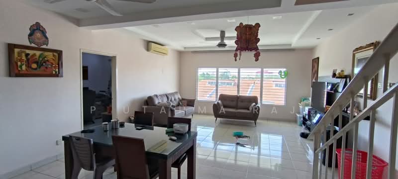 Townhouse for Sale in Kota Kemuning (Shah Alam) - P Utahma Raj - Living Room - PropertyGuru.com.my