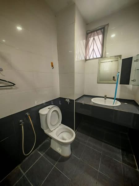 2-storey Terraced House for Sale in Taman Bukit Maluri (Kepong) - Kelly Lai - Bathroom - PropertyGuru.com.my