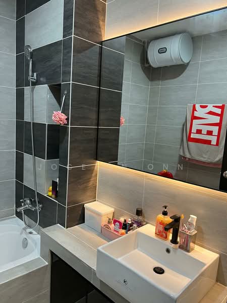 Service Residence for Sale at 8Scape Residence @ Sutera - Jocelyn Onn - Bathroom - PropertyGuru.com.my