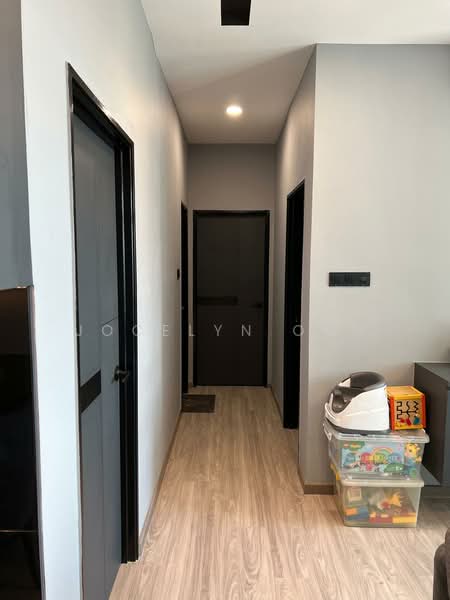 Service Residence for Sale at 8Scape Residence @ Sutera - Jocelyn Onn - Corridor - PropertyGuru.com.my