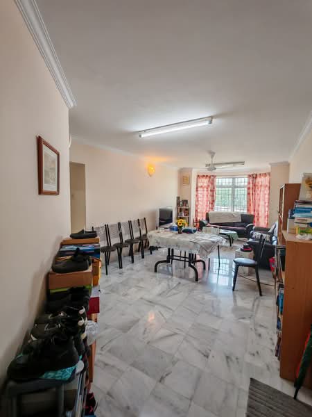 Kondominium untuk Dijual di Endah Regal Condominium - Ivan Lum - Living Room - PropertyGuru.com.my