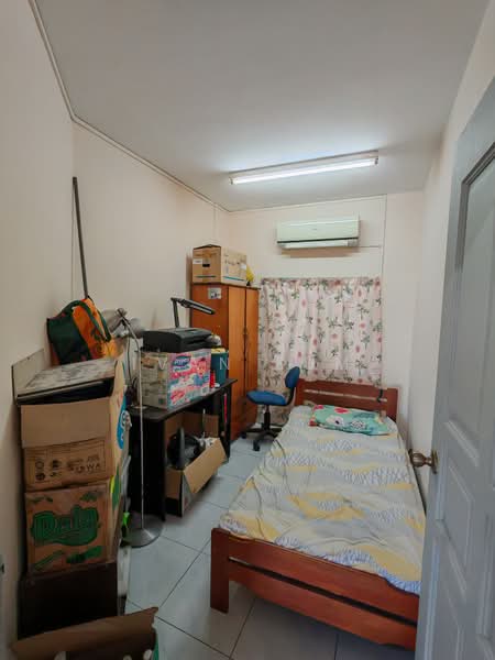 Kondominium untuk Dijual di Endah Regal Condominium - Ivan Lum - Bedroom - PropertyGuru.com.my