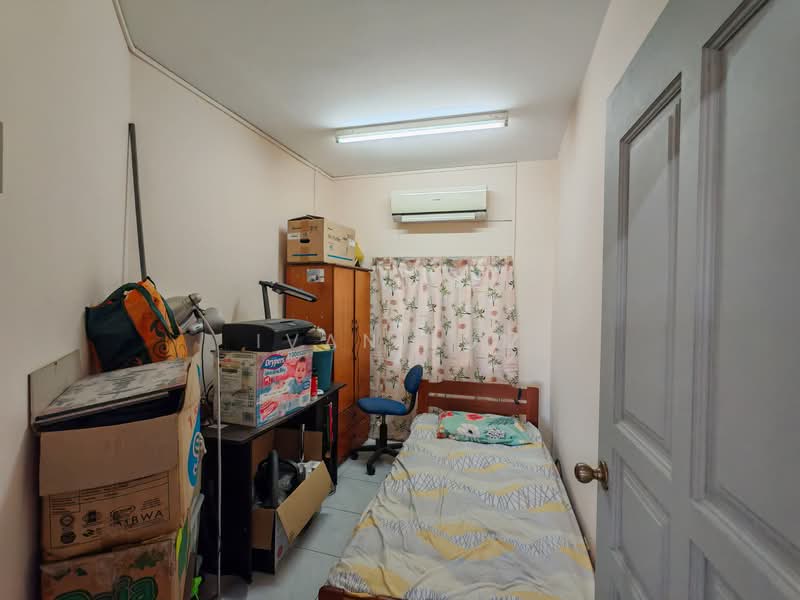 Kondominium untuk Dijual di Endah Regal Condominium - Ivan Lum - Bedroom - PropertyGuru.com.my