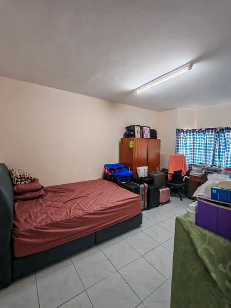Kondominium untuk Dijual di Endah Regal Condominium - Ivan Lum - Bedroom - PropertyGuru.com.my