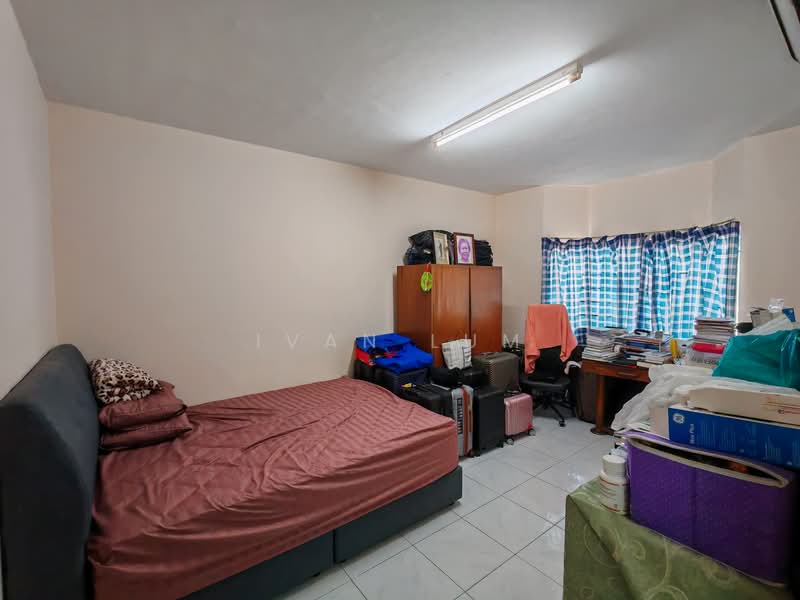 Kondominium untuk Dijual di Endah Regal Condominium - Ivan Lum - Bedroom - PropertyGuru.com.my