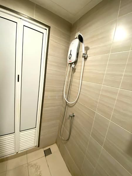 Service Residence for Rent at Serviced Residence @ 3 Towers - Kew . - Bathroom - PropertyGuru.com.my