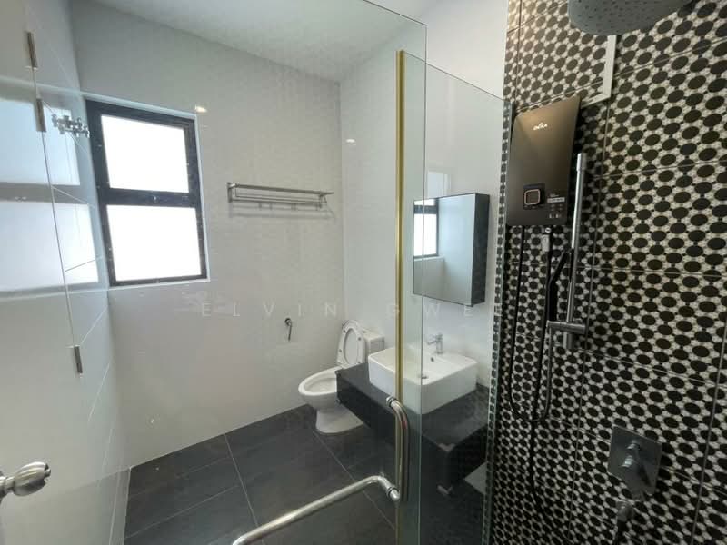 Semi-Detached House for Sale in Setia Alam (Selangor) - Elvin Gwee - Bathroom - PropertyGuru.com.my