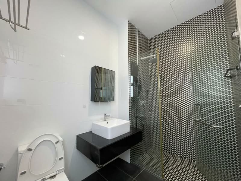 Semi-Detached House for Sale in Setia Alam (Selangor) - Elvin Gwee - Bathroom - PropertyGuru.com.my