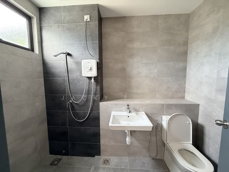 Rumah Teres 2 Tingkat untuk Disewa di Ampang (Selangor) - Jacky Yong - Bathroom - PropertyGuru.com.my