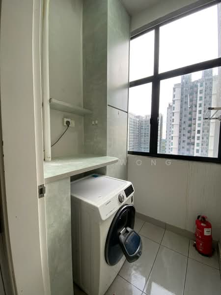 Servis Apartment untuk Disewa di Conezion Residences - Lydia Wong - Balcony - PropertyGuru.com.my