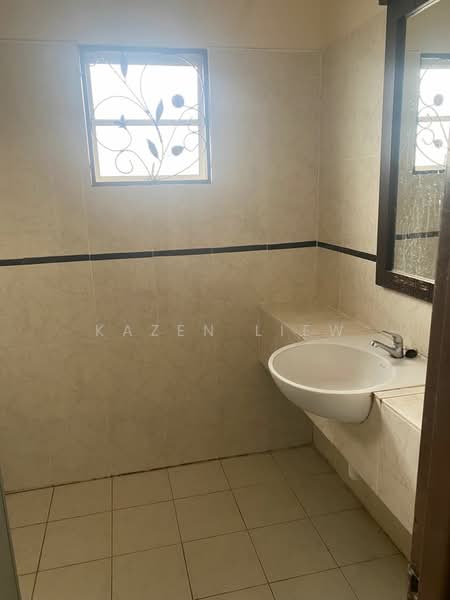 Semi-Detached House for Rent in Prima Saujana (Kajang) - Kazen Liew - Bathroom - PropertyGuru.com.my