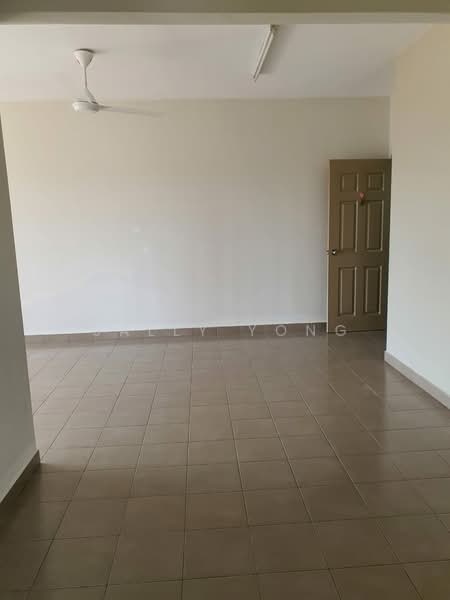 Kondominium untuk Dijual di Casa Puteri Condominium - Sally Yong - Living Room - PropertyGuru.com.my