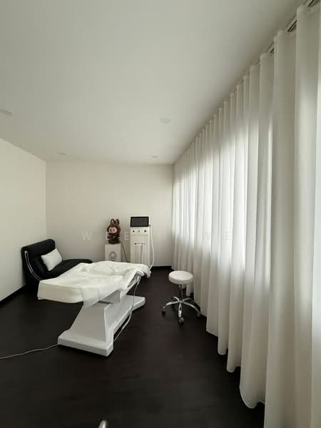 Shop for Sale in Taman Johor Jaya (Johor Bahru) - Wee Howe - Interior - PropertyGuru.com.my