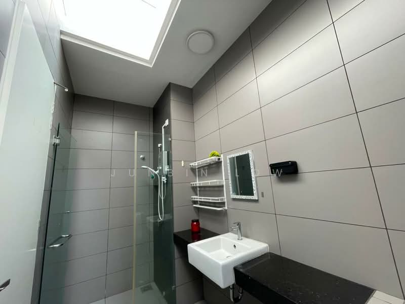 Townhouse for Rent in 16 Sierra (Puchong) - Junbin Low - Bathroom - PropertyGuru.com.my