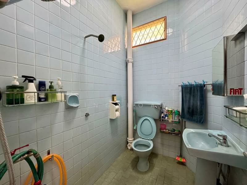 Semi-Detached House for Sale in Tanjung Tokong (Penang) - Ping Koay - Bathroom - PropertyGuru.com.my