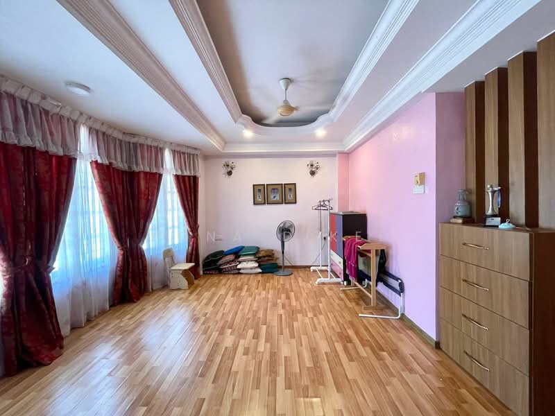 2-storey Terraced House for Sale in Desa Ria (Sungai Ara) - Ronald Kee - Living Room - PropertyGuru.com.my